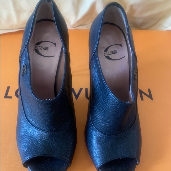 Just Cavalli booties. - Picture 2 of 4